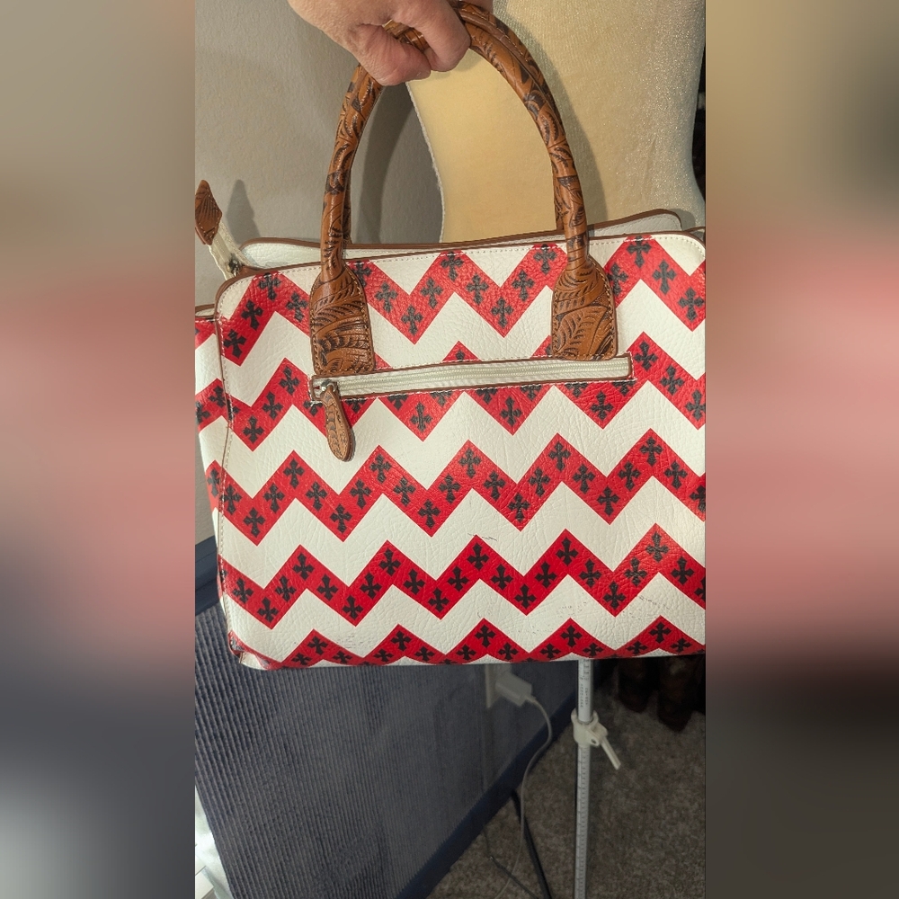 Source Unknown Red And White Chevron Satchel - image 3